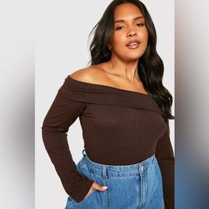 ✨Boohoo Brown Off The Shoulder Ribbed Top✨